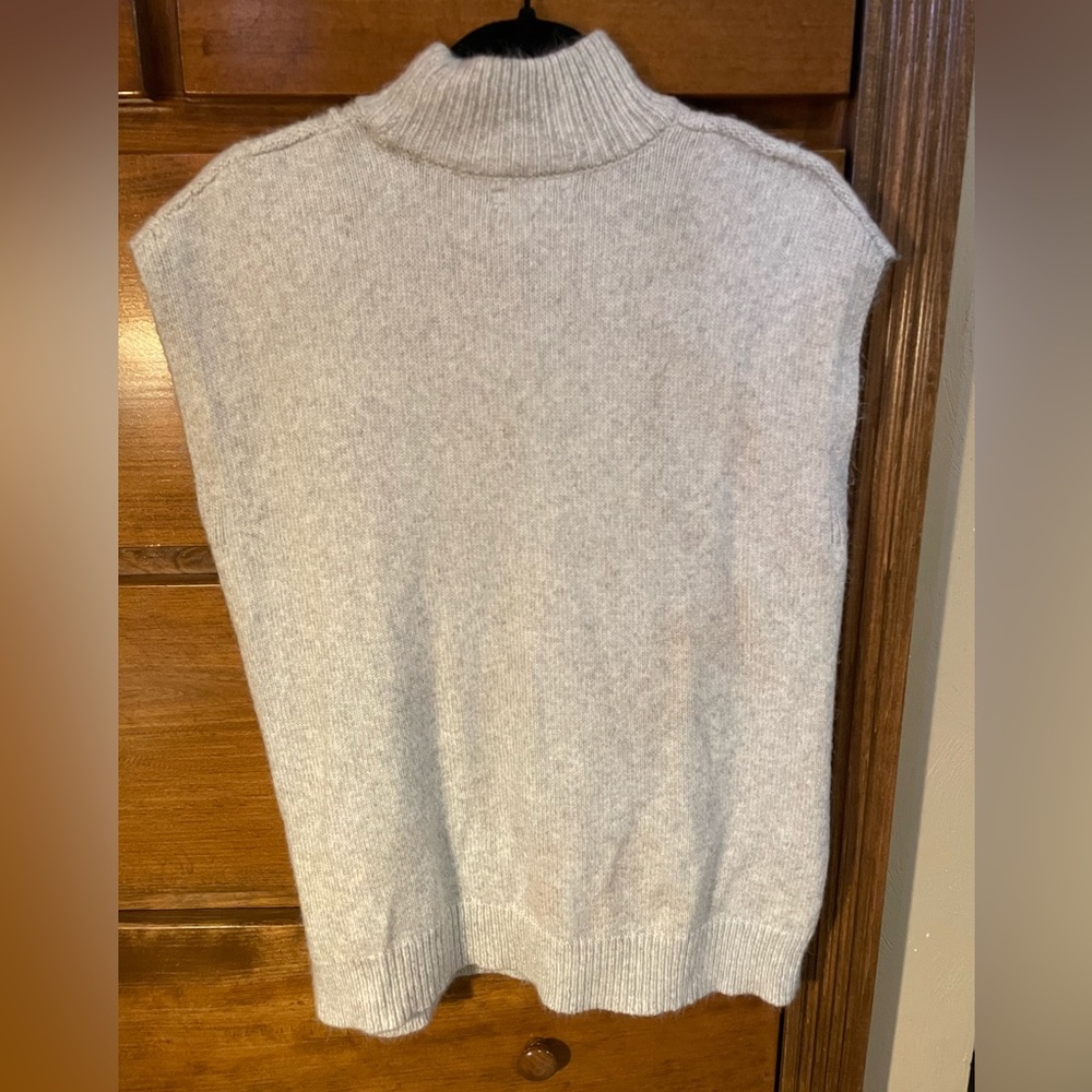 Sweater - Picture 4 of 4